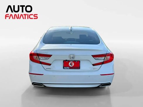 Used 2019 Honda Accord Touring image 4