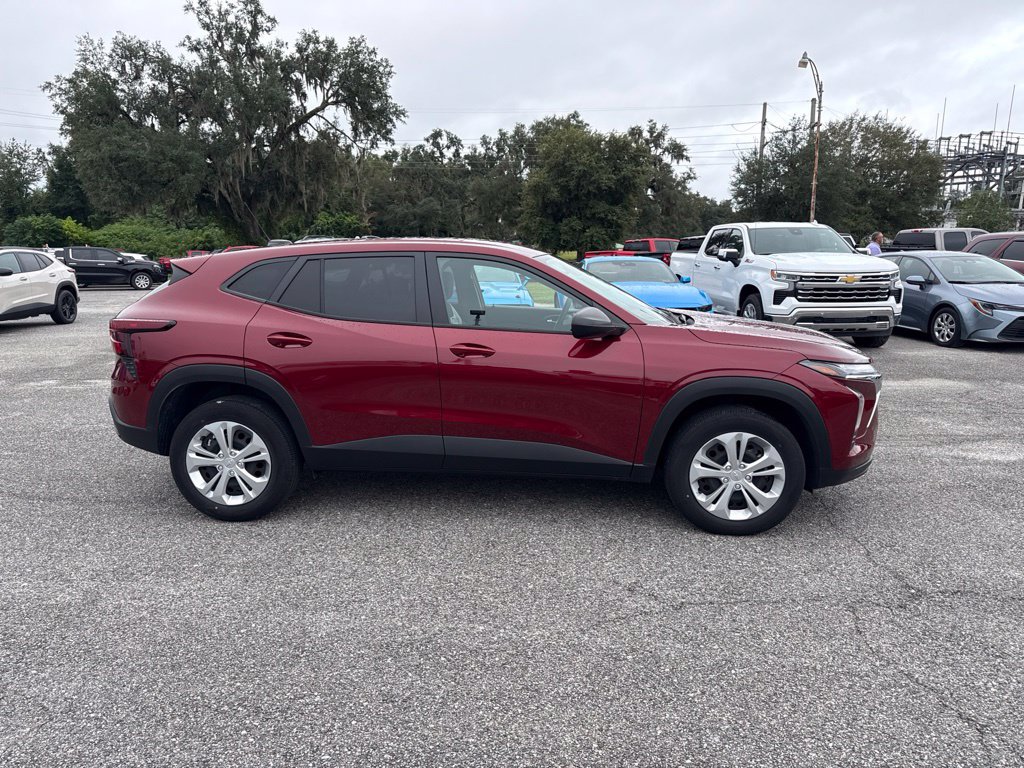 Used 2024 Chevrolet Trax LS FWD image 3