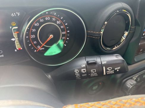 Used 2021 Jeep Wrangler Unlimited Sahara AWD/4WD image 28