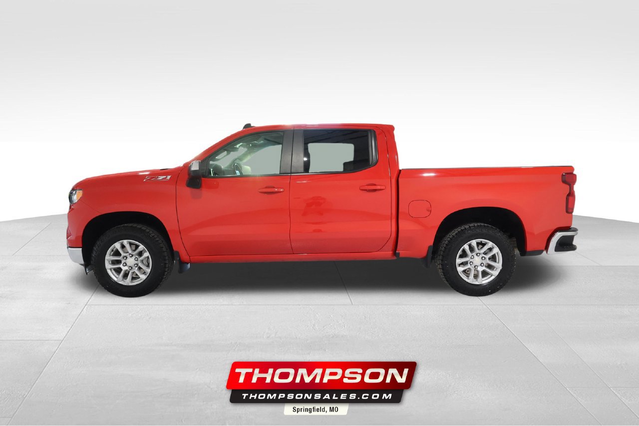 Used 2022 Chevrolet Silverado 1500 LT AWD/4WD image 1
