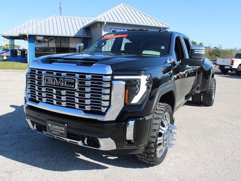 Used 2024 GMC Sierra 3500 Denali w/ Denali Reserve Package image 3