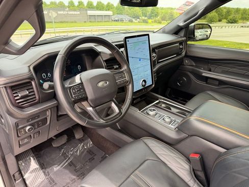Used 2022 Ford Expedition Platinum AWD/4WD image 30