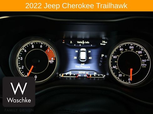Used 2022 Jeep Cherokee Trailhawk w/ Premium Leather Package image 39