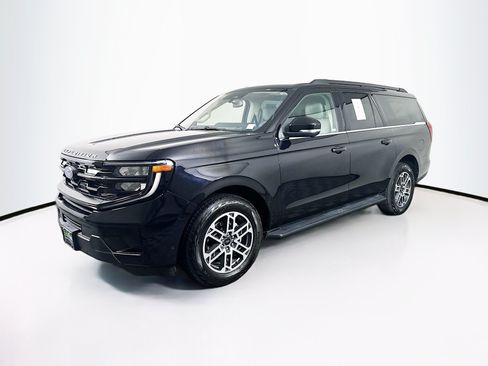 Used 2025 Ford Expedition Max Active AWD/4WD image 3