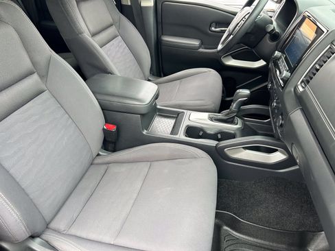 Used 2022 Nissan Frontier 2WD Crew Cab image 10
