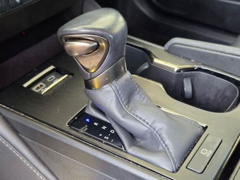 Used 2023 Lexus ES 350 w/ Premium Package FWD image 17