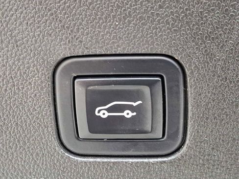 Used 2022 GMC Yukon AT4 image 32