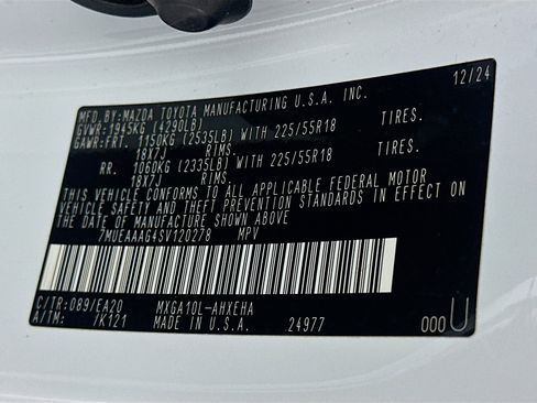 Used 2025 Toyota Corolla Cross XLE image 12