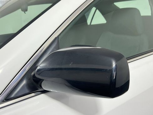 Used 2010 Toyota Camry SE FWD image 12