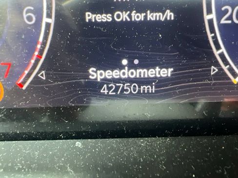 Used 2022 Jeep Grand Cherokee Altitude AWD/4WD image 8