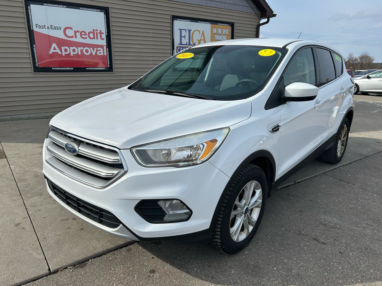 Used 2017 Ford Escape SE AWD/4WD image 1