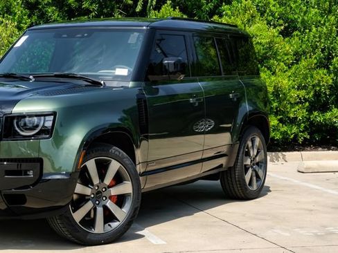 New 2026 Land Rover Defender 110 X AWD/4WD image 7
