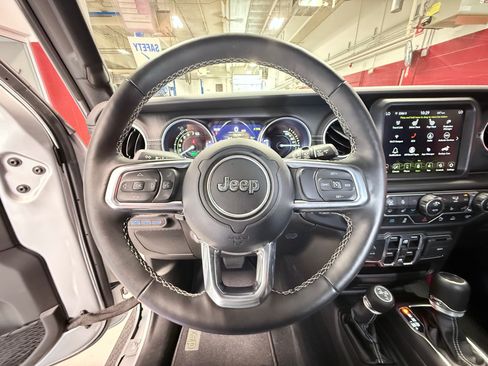 Certified 2022 Jeep Wrangler Unlimited Sahara w/ Cold Weather Group AWD/4WD image 25