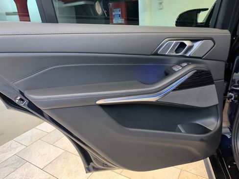 Used 2024 BMW X7 M60i AWD/4WD image 53