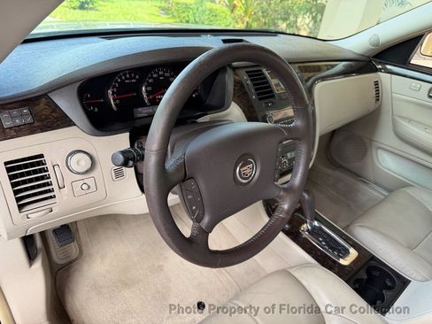Used 2008 Cadillac DTS FWD image 31