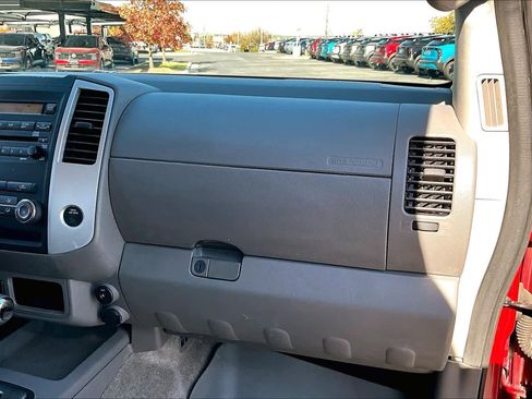 Used 2012 Nissan Frontier SV w/ SV Premium Utility Pkg image 18