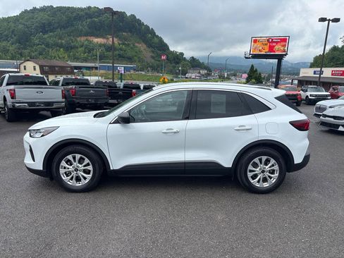 Used 2023 Ford Escape Active FWD image 2