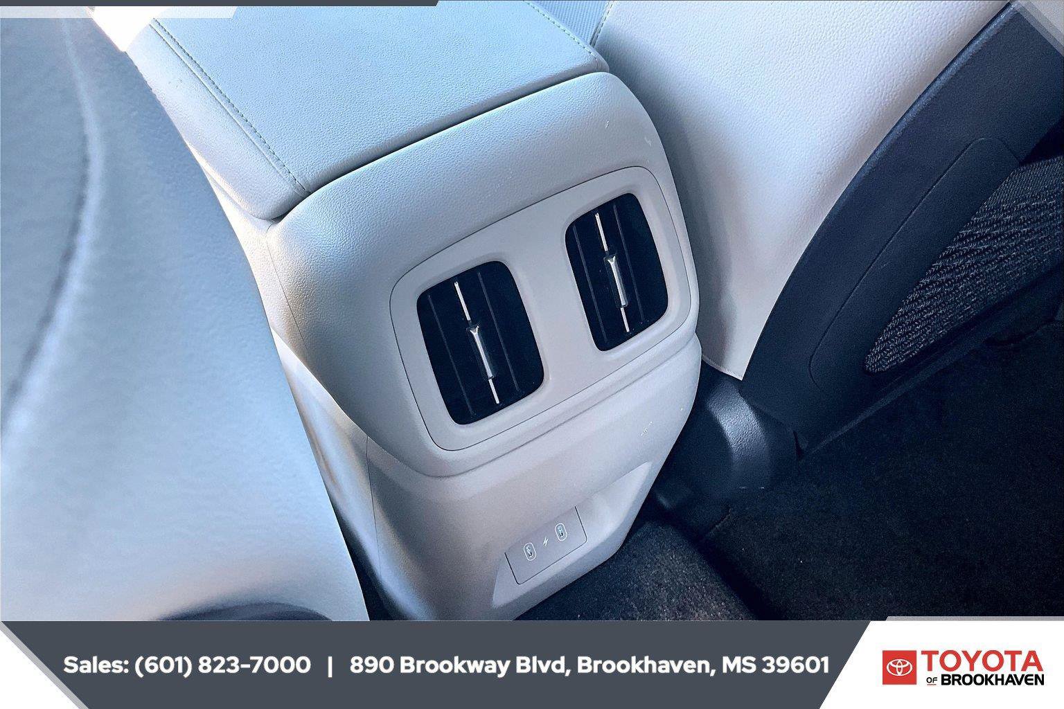 Used 2025 Hyundai Tucson Limited AWD/4WD image 25