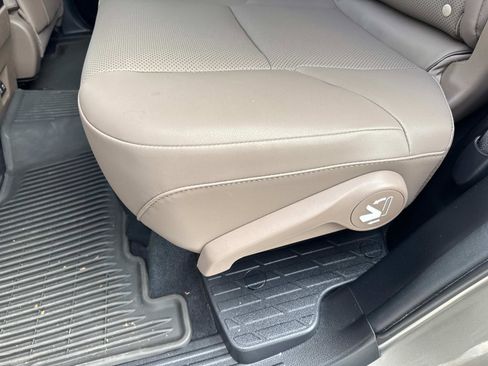 Certified 2023 Lexus GX 460 Premium image 15