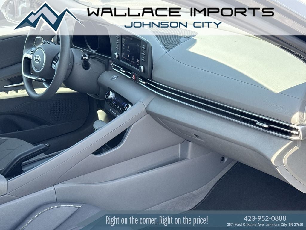 Used 2023 Hyundai Elantra SEL w/ Cargo Package FWD image 35