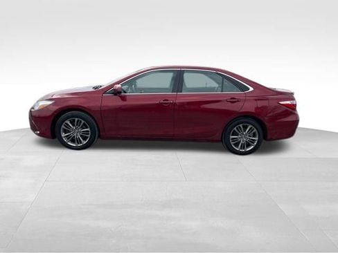 Used 2017 Toyota Camry LE image 4