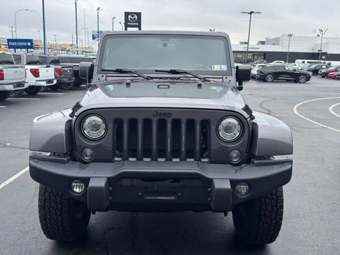 Used 2017 Jeep Wrangler Unlimited Sahara AWD/4WD image 6