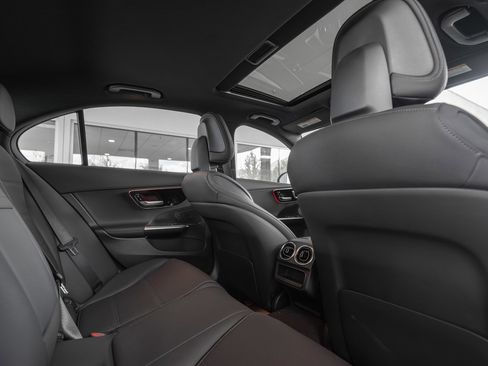 Used 2024 Mercedes-Benz C 300 4MATIC Sedan image 28