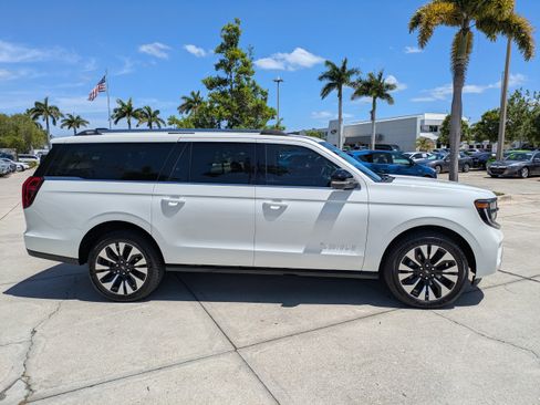 Certified 2025 Ford Expedition Max Platinum w/ Platinum Ultimate Package AWD/4WD image 3