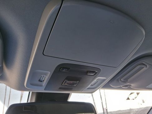 Used 2023 Toyota Camry SE image 18