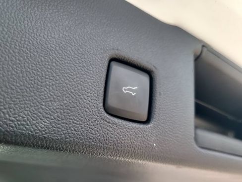 Used 2025 Ford Escape Active w/ Tech Pack #1 FWD image 11