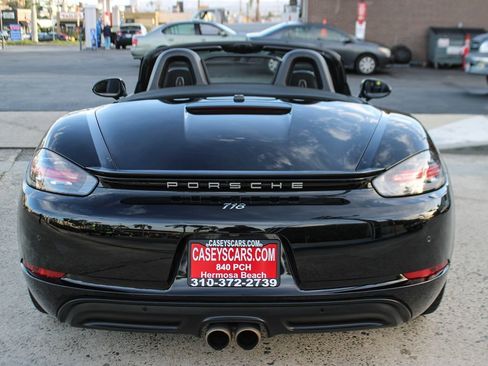 Used 2017 Porsche 718 Boxster S image 4
