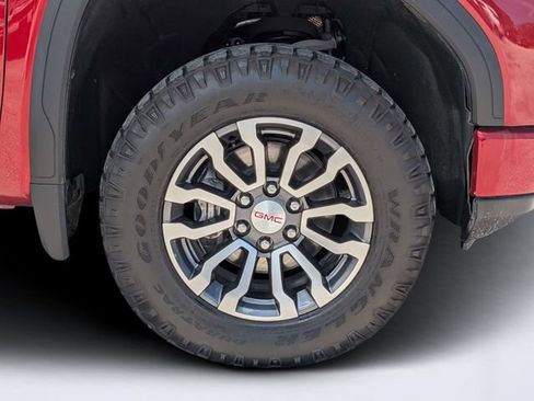Used 2023 GMC Sierra 1500 AT4 w/ AT4 Premium Package AWD/4WD image 10