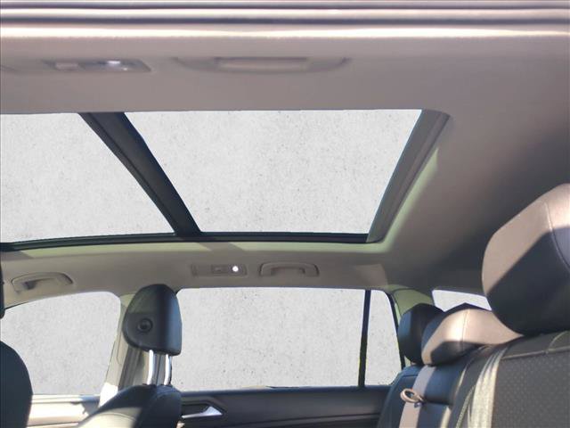 Used 2019 Volkswagen Tiguan SE w/ Panoramic Sunroof Package FWD image 19