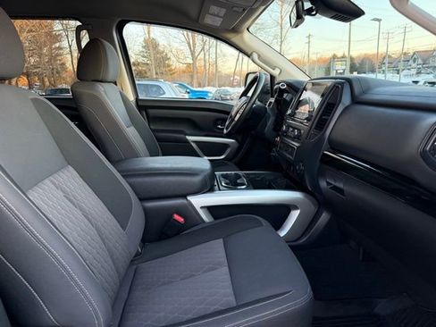 Used 2023 Nissan Titan SV w/ SV Convenience Package image 18