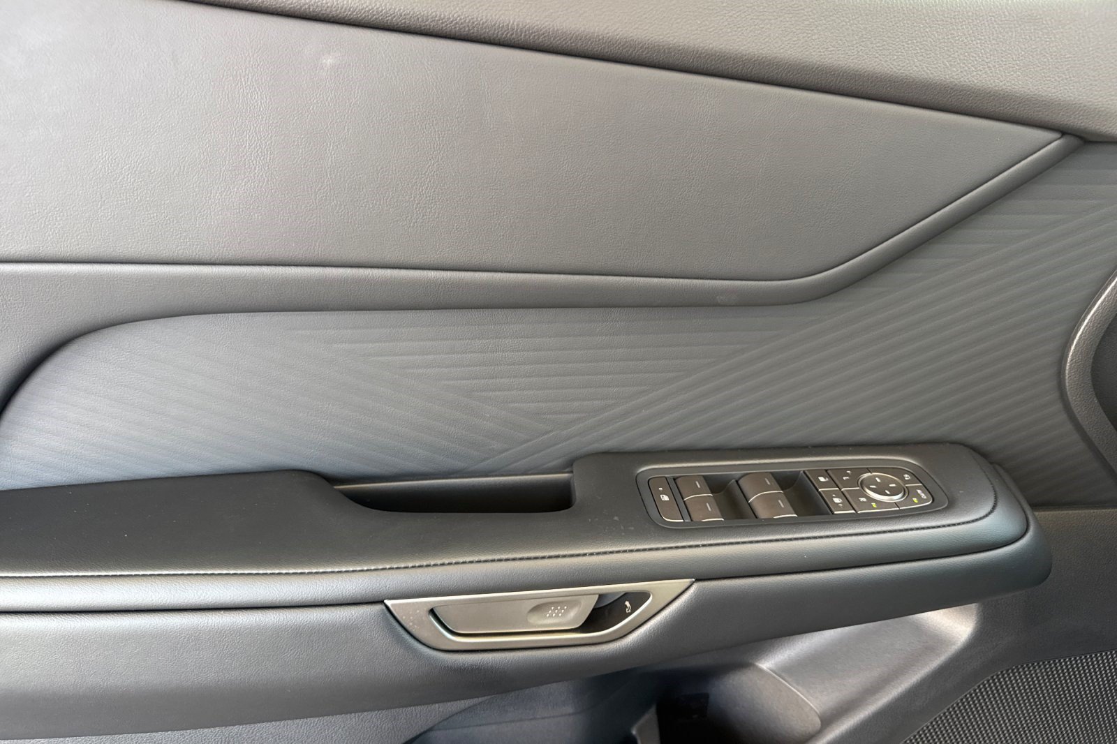 New 2026 Lexus ES 350h AWD image 9