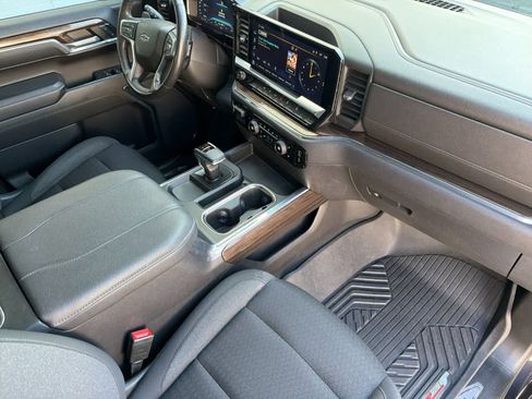 Used 2023 Chevrolet Silverado 1500 LT Trail Boss w/ Protection Package AWD/4WD image 15