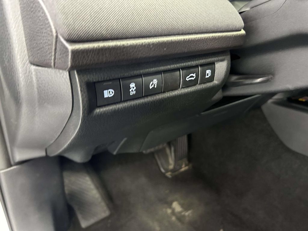 Certified 2025 Toyota Camry LE FWD image 18