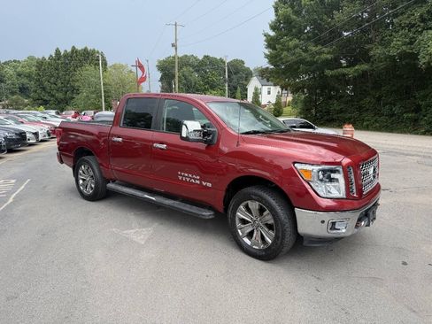 Used 2018 Nissan Titan SL w/ Texas Titan Edition AWD/4WD image 3