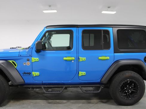 Used 2025 Jeep Wrangler Unlimited Sport AWD/4WD image 6
