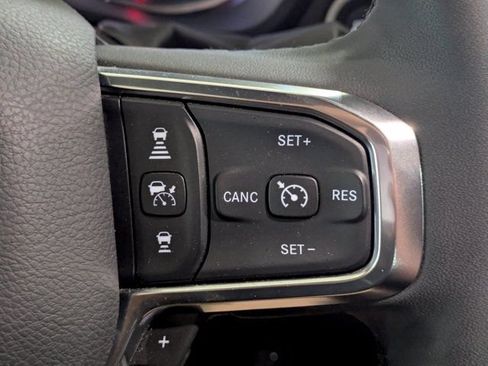 Used 2025 RAM 2500 Laramie AWD/4WD image 26