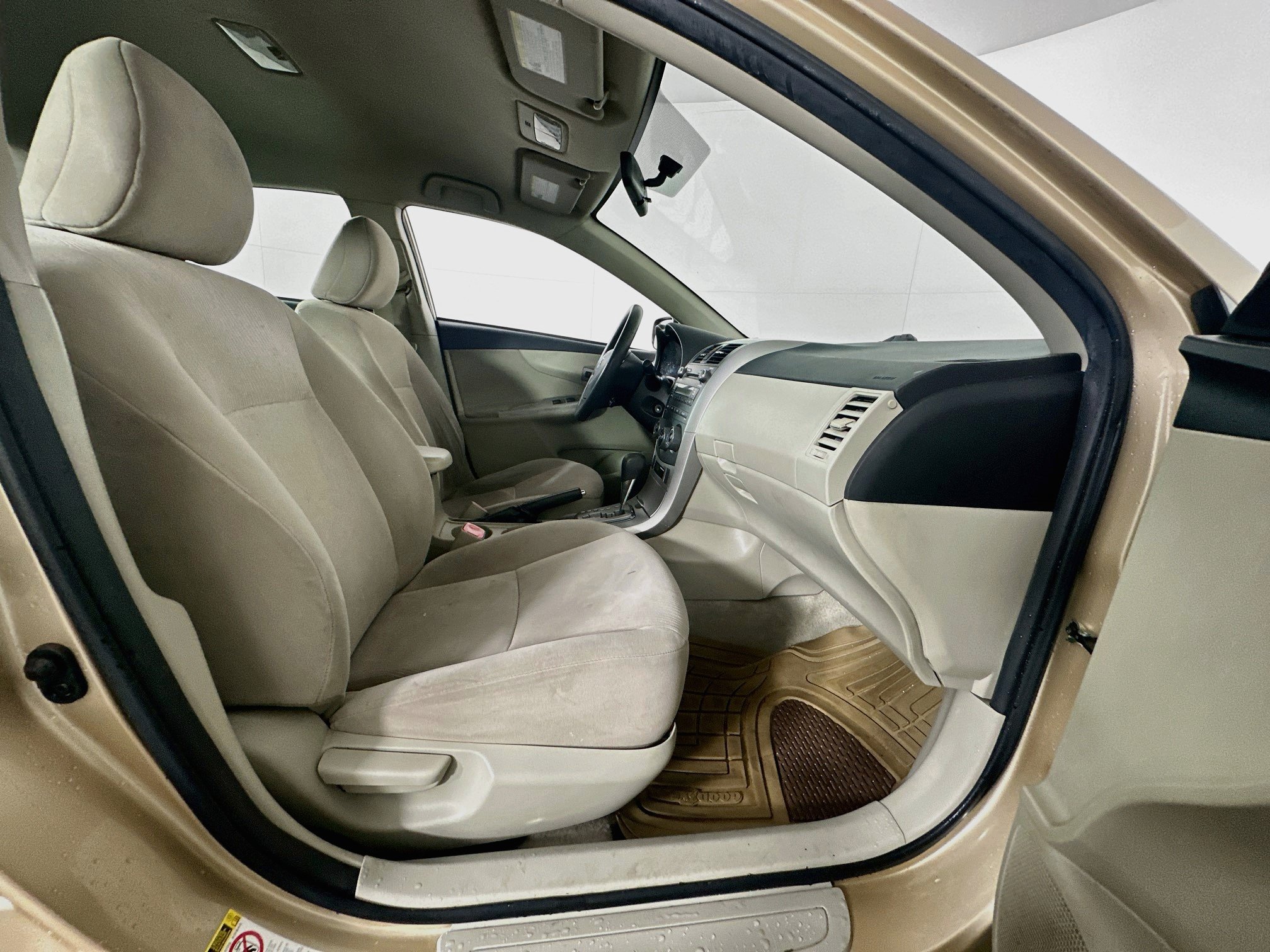 Used 2011 Toyota Corolla LE FWD image 28