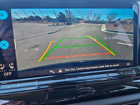 Used 2025 Volkswagen Atlas SE w/ Black Wheel Package image 12