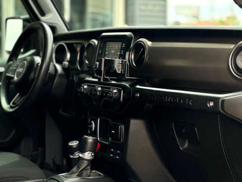 Used 2020 Jeep Wrangler Sport image 10