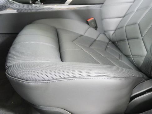 New 2026 BMW 760i xDrive w/ Executive Package image 9