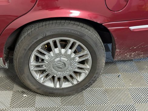 Used 2009 Mercury Grand Marquis LS image 11