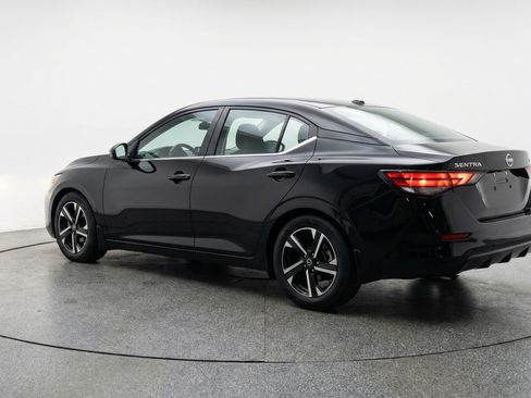 Used 2025 Nissan Sentra SV image 6