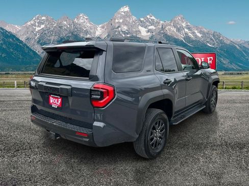 Used 2025 Toyota 4Runner SR5 AWD/4WD image 5