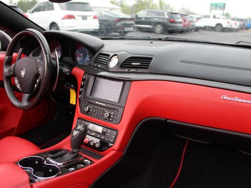 Used 2012 Maserati GranTurismo Sport RWD image 17