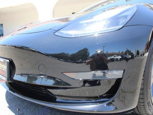 Used 2022 Tesla Model 3 Long Range AWD/4WD image 4