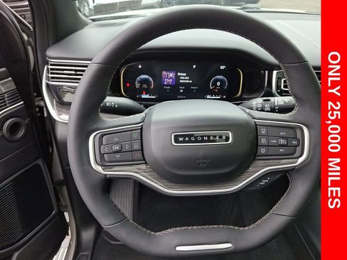 Used 2022 Jeep Wagoneer Series III w/ Premium Group I AWD/4WD image 21